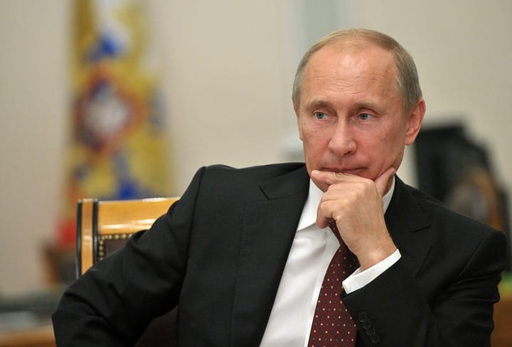 Евро превысил 90 рублей на бирже на фоне выступления Путина в Совбезе