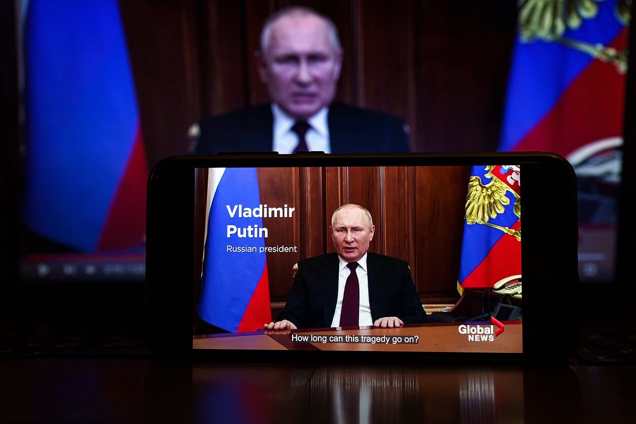 «Репортеры без границ» требуют отключить французские спутники, транслирующие телепропаганду в 15 миллионов российских домов
