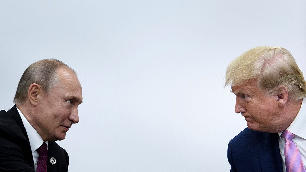 Трамп планирует встретиться с Путиным на следующей неделе, а затем провести трехсторонние переговоры с ним и Зеленским — The New York Times