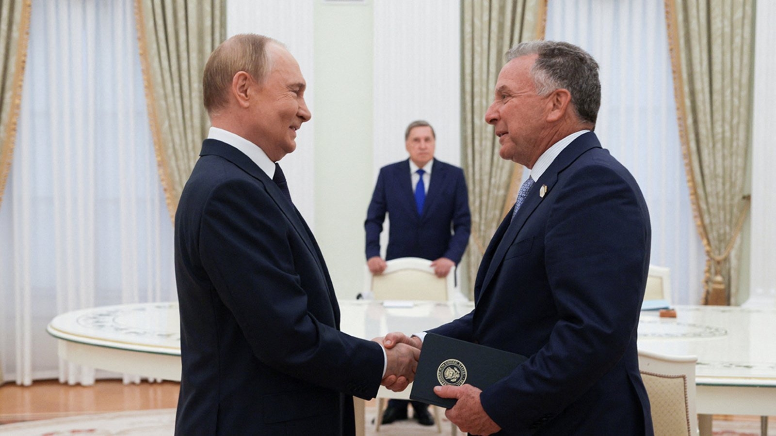 Фото: Владимир Путин и спецпосланник президента США Стив Уиткофф на встрече в Кремле, 6 августа 2025 / Спутник