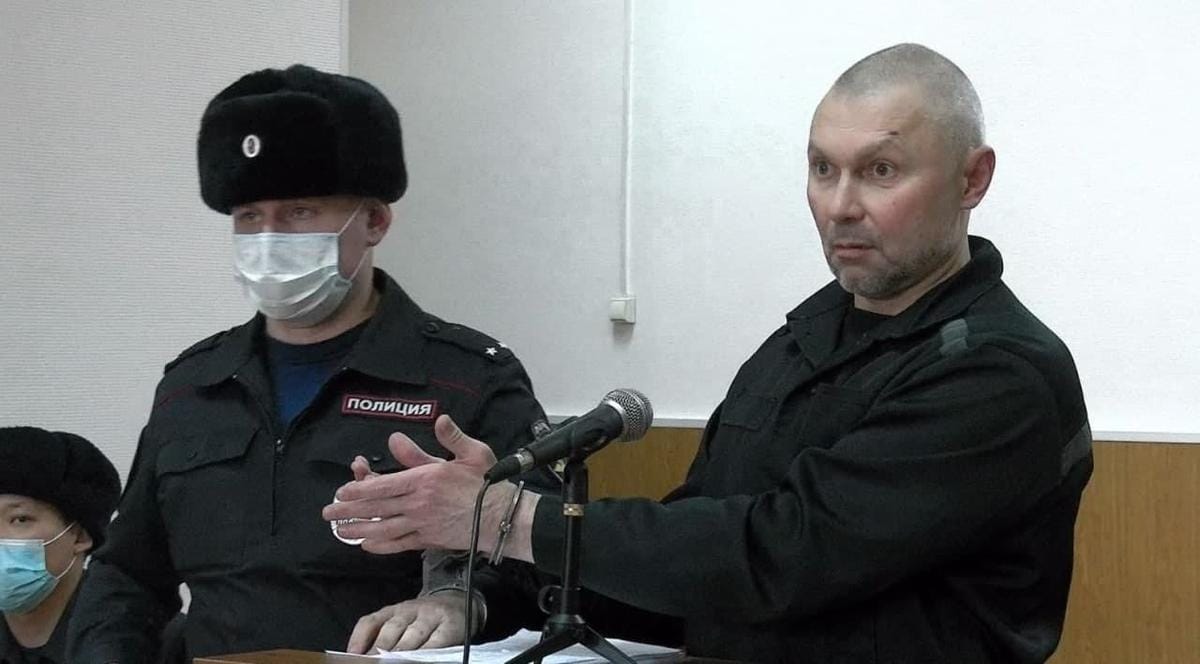 Лидер забайкальской ОПГ, осужденный за 12 убийств, сбежал с фронта после того, как депутат Гурулëв помог ему выйти из колонии