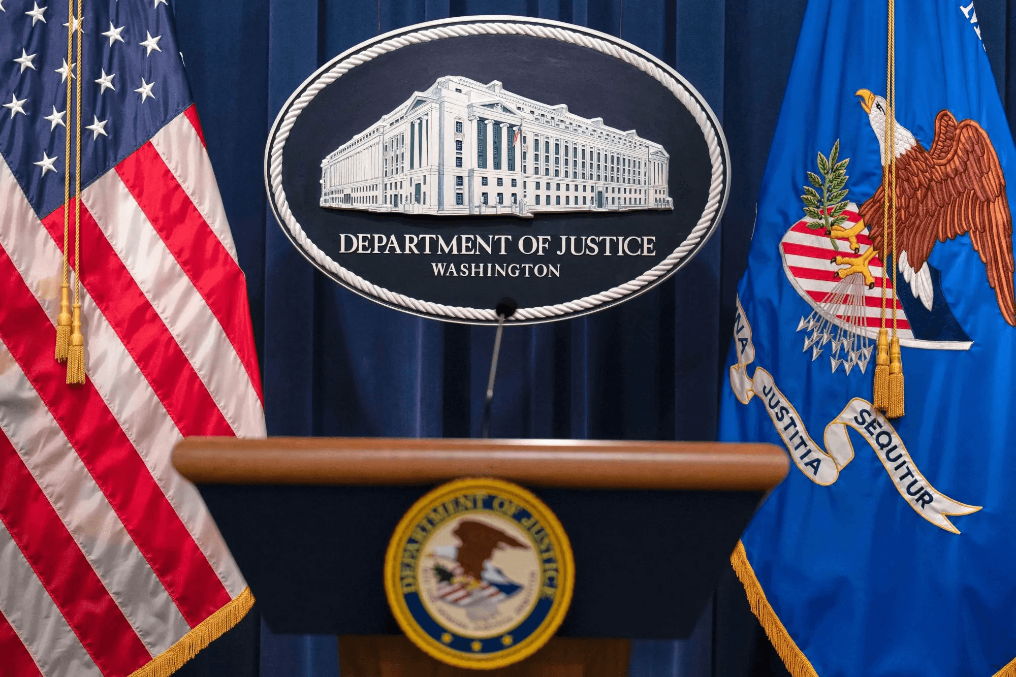 В США приговорили к 39 месяцам заключения кыргызстанца, поставлявшего в Россию оружие. Его арестовали после расследования The Insider