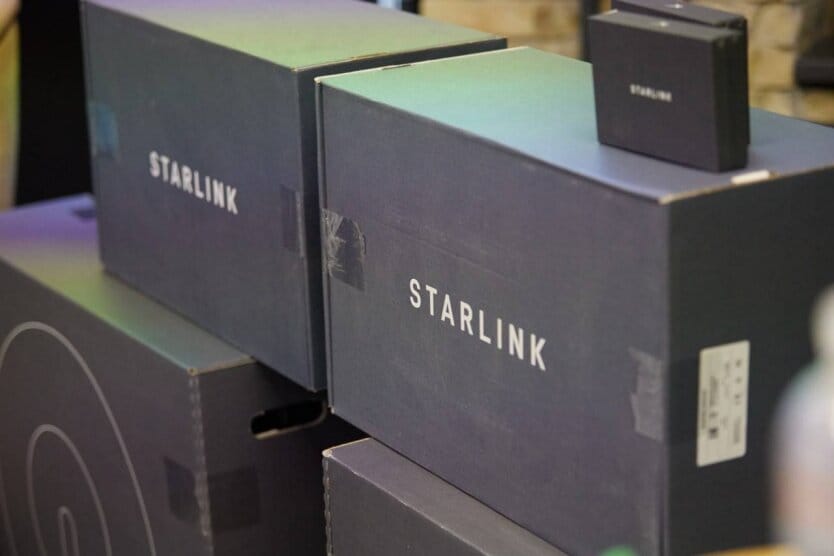 США тайно ввезли в Иран 6 тысяч терминалов Starlink для протестующих после разгона демонстраций — WSJ